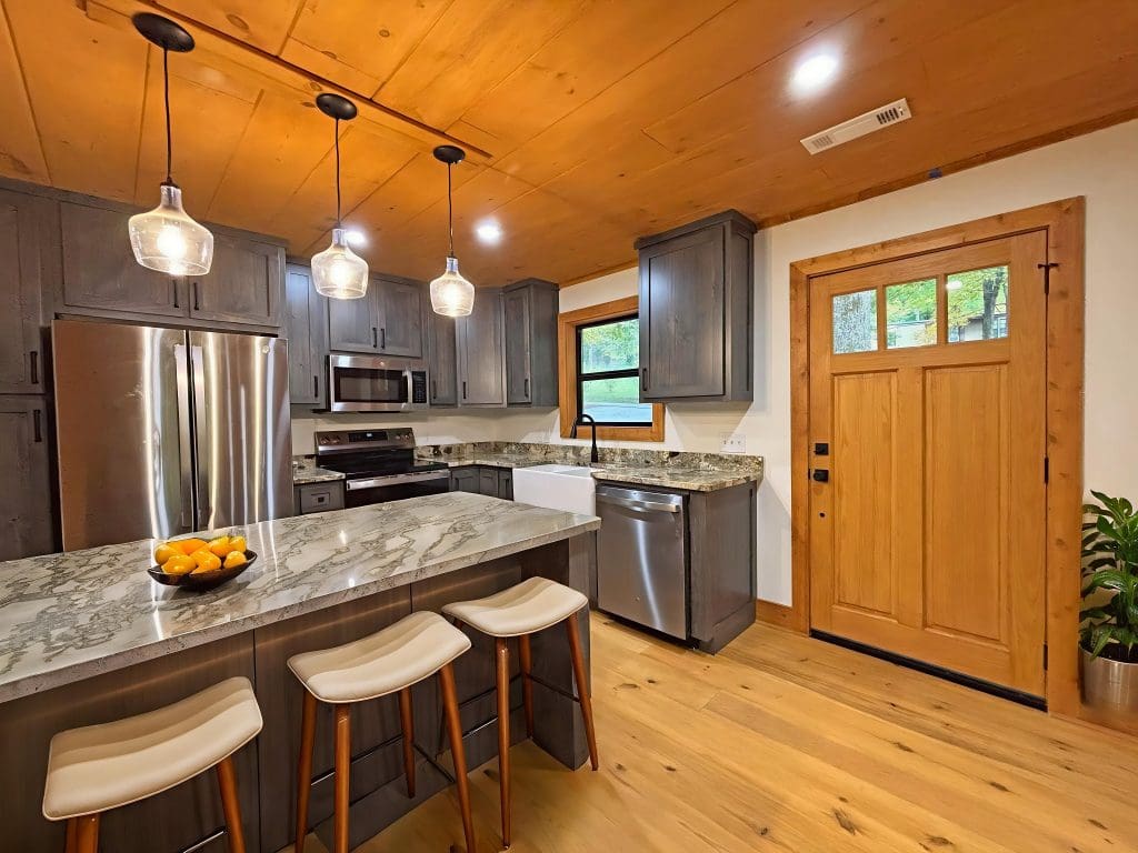 21 kitchen upstairs 4 Kitchen Modern 2